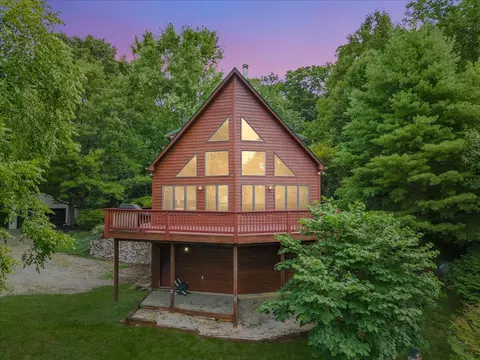 526 Shamrock Farm Ln, Boones Mill, VA 24065