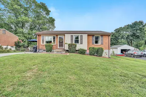1510 Gaines St, Salem, VA 24153