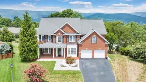 2117 River Oaks Dr, Salem, VA 24153