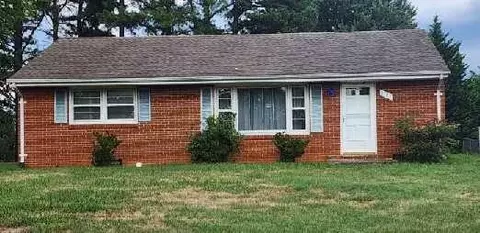 1105 Roundtree Dr, Bedford, VA 24523