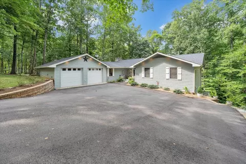 106 Pine Knob Cir, Moneta, VA 24121