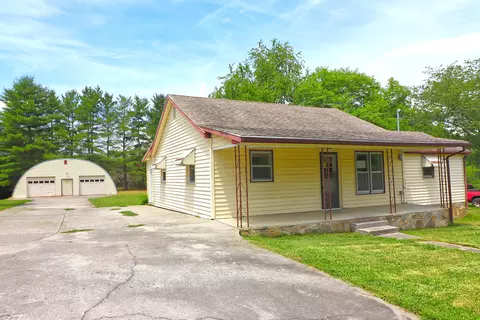 1551 Fire Tower Rd, Christiansburg, VA 24073
