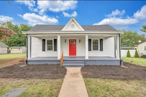 340 E Augusta Ave, Vinton, VA 24179