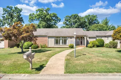 1066 Stonegate Dr, Salem, VA 24153