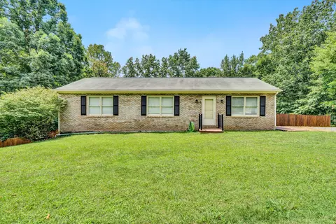 701 Oak Dr, Blue Ridge, VA 24064