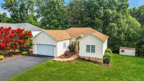 315 Sunny Field Rd, Wirtz, VA 24184