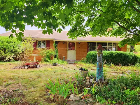4111 High Acres Rd NW, Roanoke, VA 24017