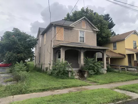 316 E Cherry St, Covington, VA 24426