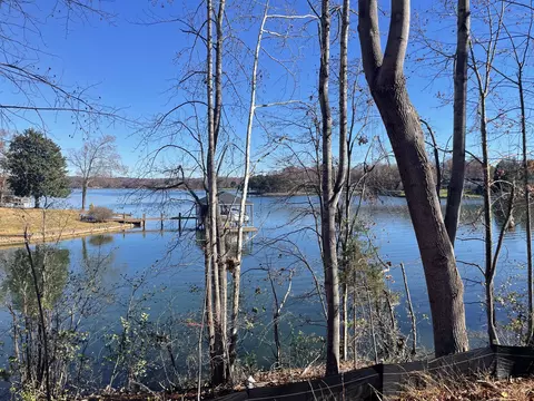 155 Arden Ln, Moneta, VA 24121