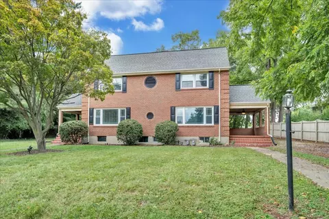 2423 Maiden Ln SW, Roanoke, VA 24015