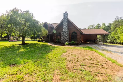 1622 Kenmar Dr, Bedford, VA 24523