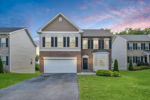 8376 Leighburn Dr, Roanoke, VA 24019