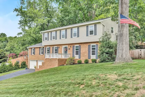 105 Niblick Dr, Salem, VA 24153