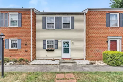 6122 Plantation Rd, Roanoke, VA 24019