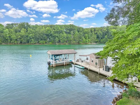 1110 Parkside Dr, Moneta, VA 24121