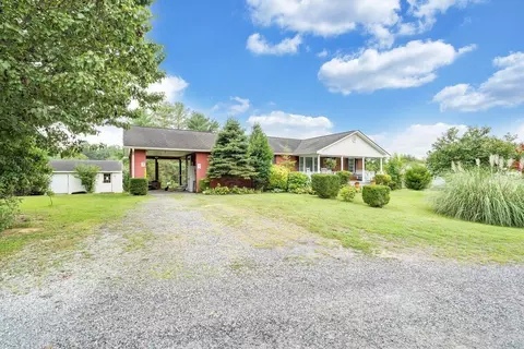 1011 Wilford Hollow Rd, Vinton, VA 24179