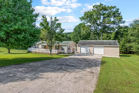 3169 Chantilly Dr, Fancy Gap, VA 24328