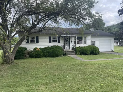 409 6th St, Iron Gate, VA 24448