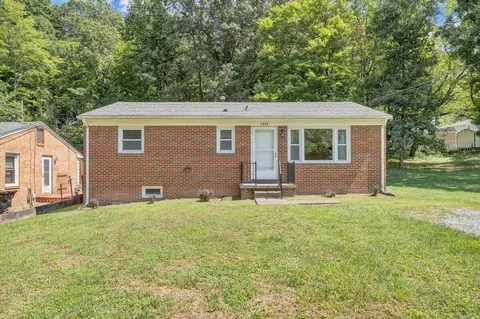 3444 Manassas Dr, Roanoke, VA 24018