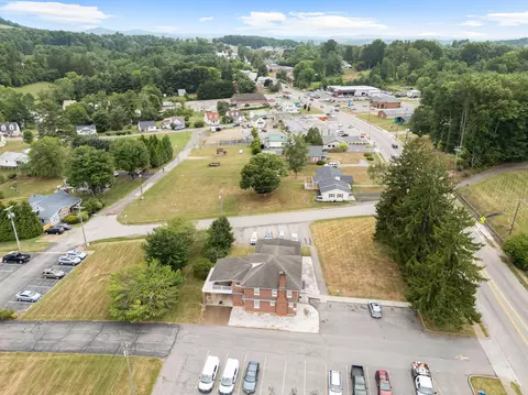 View/Area - 815 E Main St, Floyd, VA 24091 photo 2 of 6
