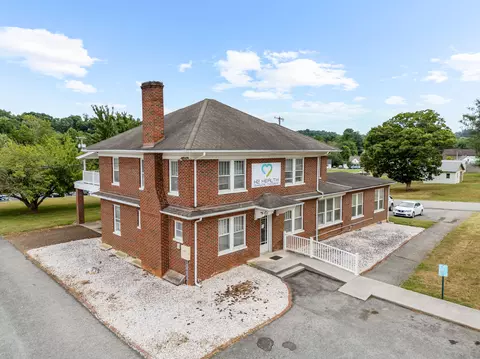 Exterior - 815 E Main St, Floyd, VA 24091 photo 11 of 16