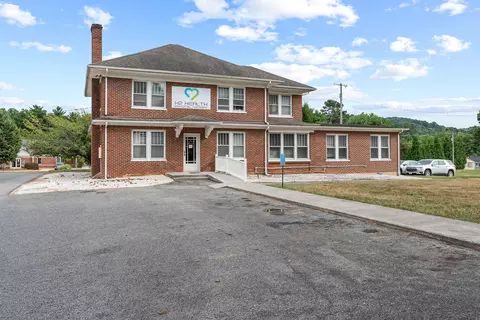 Exterior - 815 E Main St, Floyd, VA 24091 photo 1 of 16