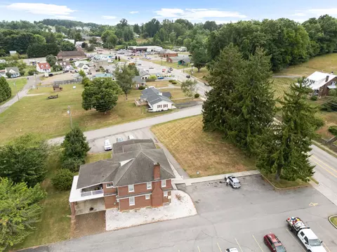 View/Area - 815 E Main St, Floyd, VA 24091 photo 6 of 6