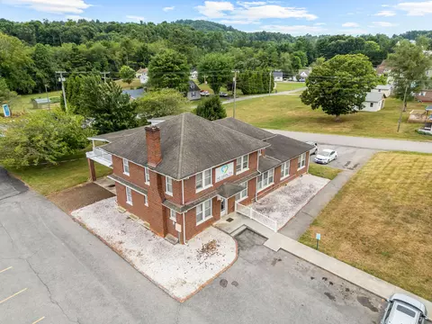 View/Area - 815 E Main St, Floyd, VA 24091 photo 4 of 6