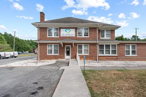 Exterior - 815 E Main St, Floyd, VA 24091 photo 3 of 16