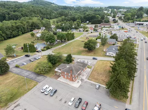 View/Area - 815 E Main St, Floyd, VA 24091 photo 1 of 6