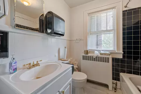 Bath - 815 E Main St, Floyd, VA 24091 photo 3 of 3