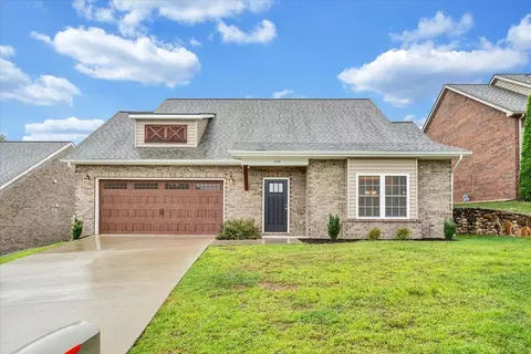 119 N Oaks Dr, Salem, VA 24153