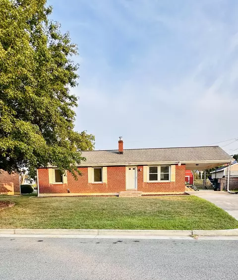 2627 Hillendale Dr NW, Roanoke, VA 24017