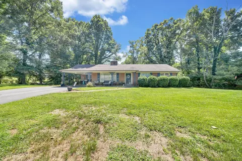 45 Woodbriar Ct, Bassett, VA 24055