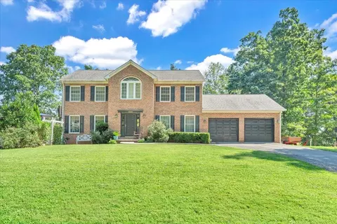 1058 Lake Oaks Ln, Goodview, VA 24095