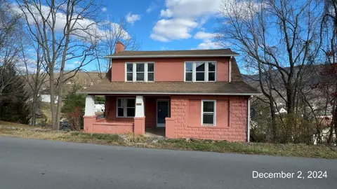 2323 S Grass Ave, Covington, VA 24426