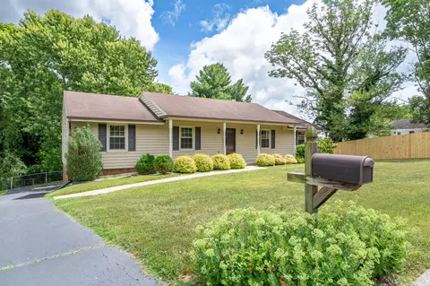 7107 Cedar Crest Rd, Roanoke, VA 24019
