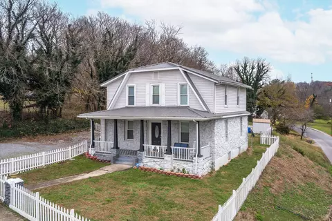 415 W Main St, Bedford, VA 24523