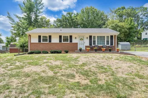 2618 Stanford Dr, Salem, VA 24153