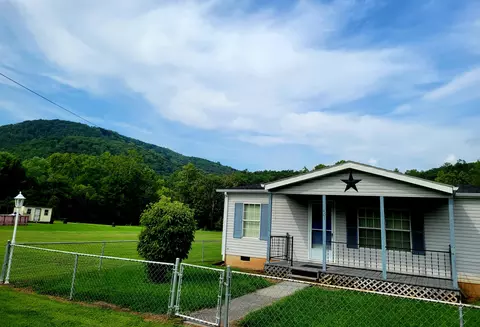 403 Tannery Rd, Iron Gate, VA 24448 photo 2