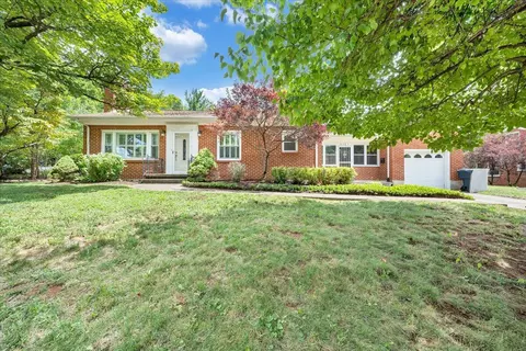 3307 Oakland Blvd NW, Roanoke, VA 24012