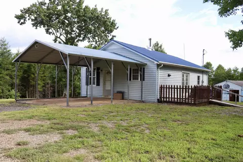 332 Pinewood Ln, Patrick Springs, VA 24133