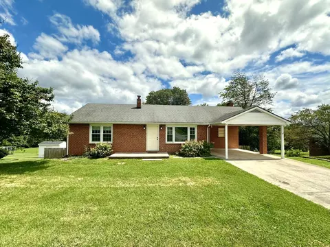 3603 Mcdaniel Dr, Salem, VA 24153