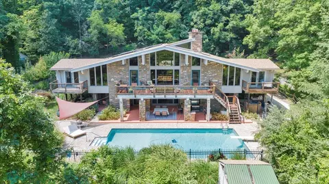 7114 Crown Rd, Roanoke, VA 24018