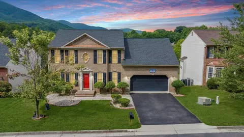 6444 Eastshire Ct, Roanoke, VA 24018