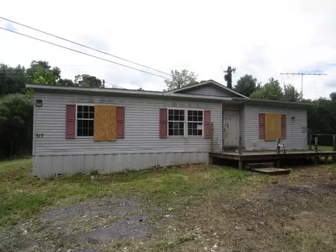 717 Middle Rd, Buena Vista, VA 24416