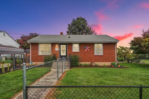 530 Fieldale Rd NE, Roanoke, VA 24012