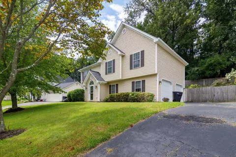 3116 Valley Stream Dr, Roanoke, VA 24014