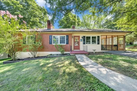 1122 Galax St, Bedford, VA 24523