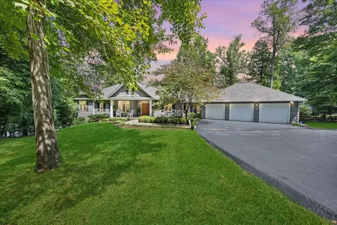 2205 Lakewood Forest Rd, Moneta, VA 24121
